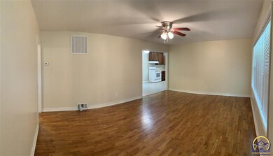 2207 SW Mulvane St, Topeka, KS 66611 - photo 4