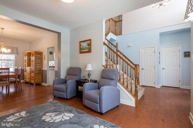 19204 Jamestown Dr, Hagerstown, MD 21742 - photo 3