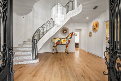 11611 Arrowwood Cir, Houston, TX 77063 - photo 4