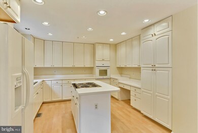 12657 Granite Ridge Dr, North Potomac, MD 20878 - photo 5