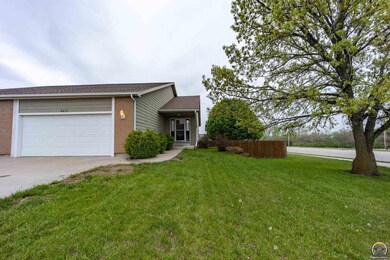 4432 SE Oakview Ln, Topeka, KS 66609 - photo 2