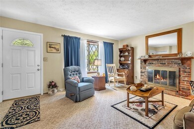 723 Oakwood Ave, Sheffield Lake, OH 44054 - photo 2