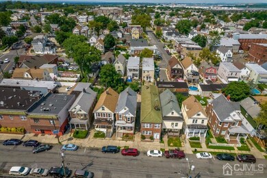 356 Lawrie St, Perth Amboy, NJ 08861 - photo 3