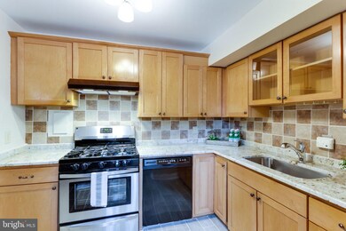 5928 Mayflower Ct, Alexandria, VA 22312 - photo 6