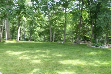 11 Gard Ct, Greenwich, CT 06831 - photo 3