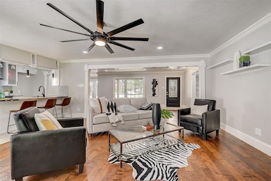 700 Kentwood Cir, Bedford, TX 76021 - photo 5