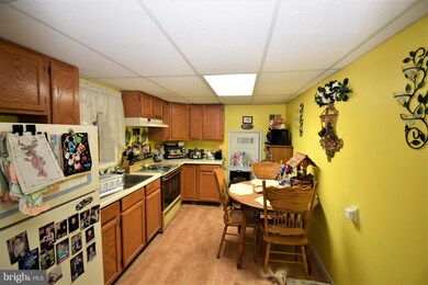 611 Mahoning St, Lehighton, PA 18235 - photo 5