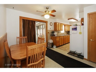 153 Skyline Dr, Carpentersville, IL 60110 - photo 7