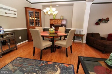 12418 Meadow Field Dr, Fairfax, VA 22033 - photo 4