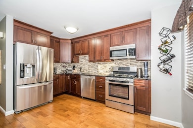 115 Tennis Plaza Rd unit 7, Dracut, MA 01826 - photo 4