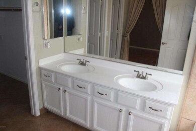 961 N Albert Dr, Chandler, AZ 85226 - photo 3