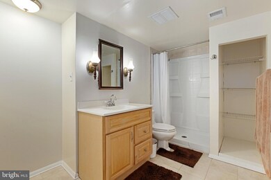 19084 Staleybridge Rd, Germantown, MD 20876 - photo 6