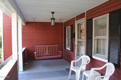 643 Paupack St, Hawley, PA 18428 - photo 4