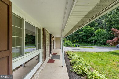 8700 Briarcroft Ln, Laurel, MD 20708 - photo 4