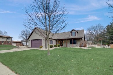 2783 Fox Pointe Dr, Columbus, IN 47203 - photo 3