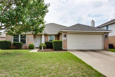 611 Oxford Dr, Wylie, TX 75098 - photo 2