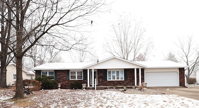 334 Northwood Ln, Salem, IL 62881 - photo 3