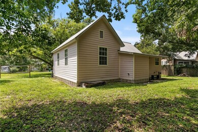 610 N Rockingham Ave, Tavares, FL 32778 - photo 4