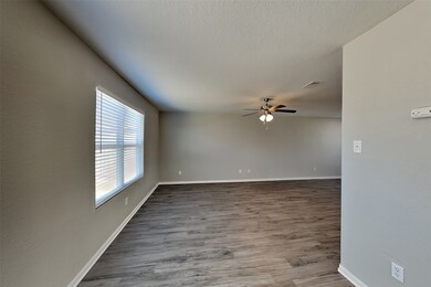 16738 N Rail Dr, Conroe, TX 77385 - photo 5