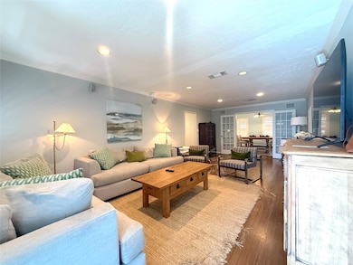 1434 Glourie Dr, Houston, TX 77055 - photo 3