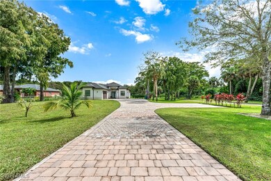 110 6th St NE, Naples, FL 34120 - photo 4