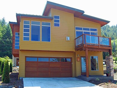 Ocean Views - Next to Beach!