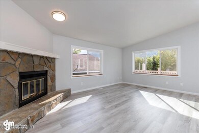 04-Living Room 20210909-DW-8339