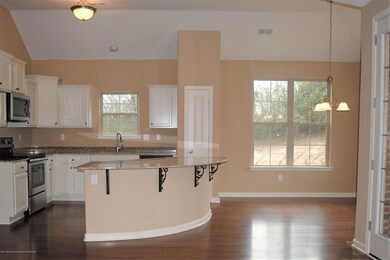 Eat-in Kitchen