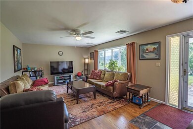 502 Diamond St, Slatington, PA 18080 - photo 5