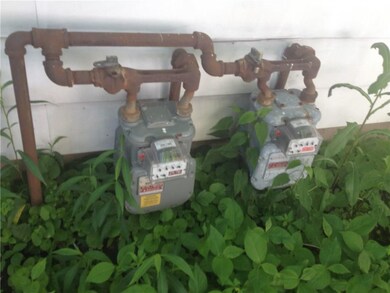 1105 W 11th St, Anderson, IN 46016 - photo 6