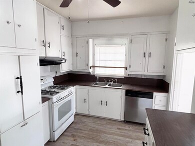 1513 P B Ln unit Front House, Wichita Falls, TX 76302 - photo 7