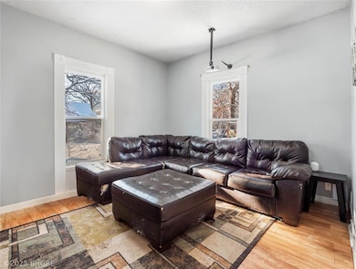 2731 Franklin Ave, Des Moines, IA 50310 - photo 3