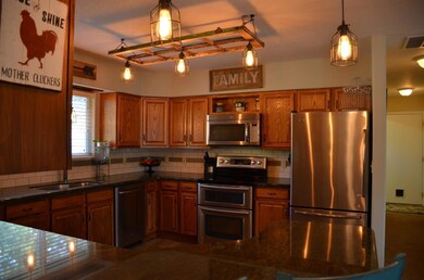 150 Curtis Dr, Grants Pass, OR 97527 - photo 5