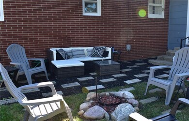 606 Ricker Dr, Frankfort, IN 46041 - photo 2