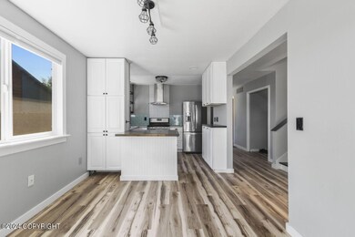 1714 Bellevue Loop