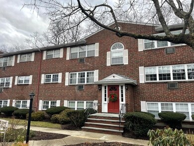 15 Cass St unit 4, West Roxbury, MA 02132 - photo 2