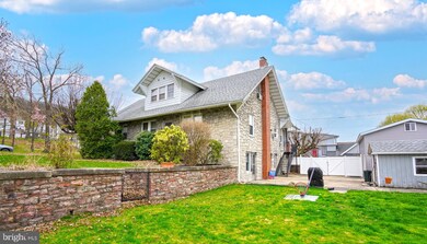 701 E Broad St, Tamaqua, PA 18252 - photo 3