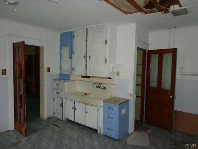 117 4th St, Slatington, PA 18080 - photo 4