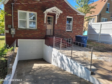 1403 E Mccarty St, Jefferson City, MO 65101 - photo 5