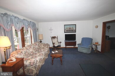 143 E Broad St, New Holland, PA 17557 - photo 5