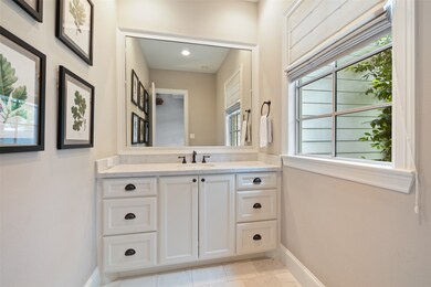 1301 Chamboard Ln, Houston, TX 77018 - photo 4