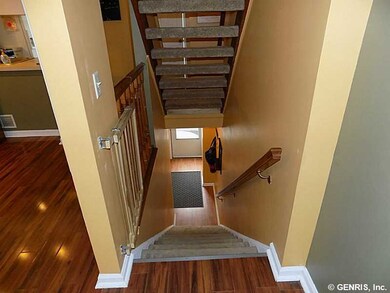 Foyer. 2