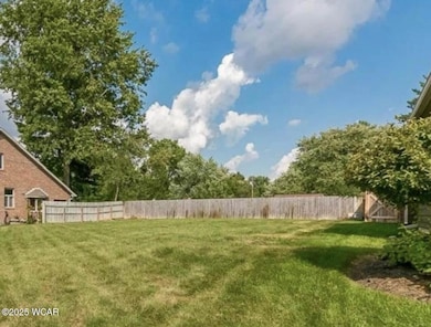 1635 Tanglewood Ln, Lima, OH 45805 - photo 2