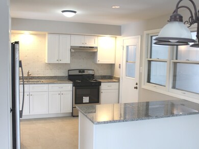 17319 Burr Oak Ln, Hazel Crest, IL 60429 - photo 4