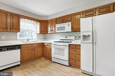 13507 Turkey Branch Pkwy, Rockville, MD 20853 - photo 3