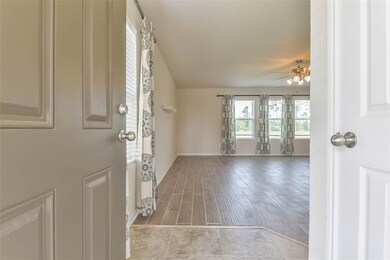 9991 Chimney Swift Ln, Conroe, TX 77385 - photo 5