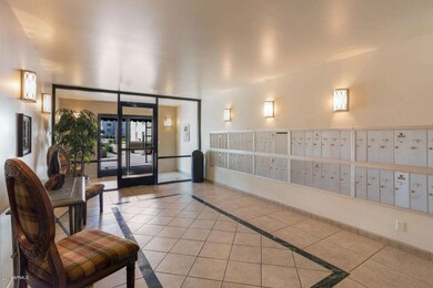 7940 E Camelback #404 Entry Hall