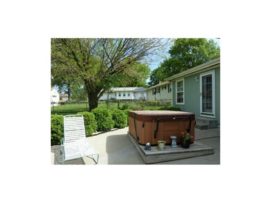 Hot tub stays.  Notice the entry to Master Bedroom