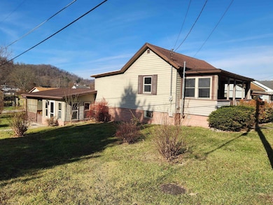 1802 N 21st St, Clarksburg, WV 26301 - photo 2