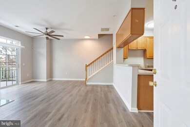 1838 Cedar Cove Way unit 201, Woodbridge, VA 22191 - photo 4